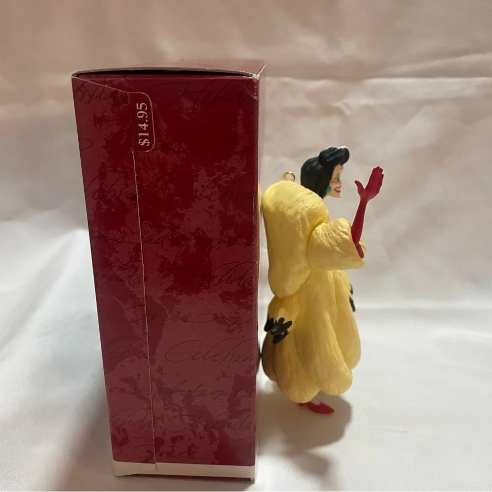 Hallmark Keepsake Ornament Cruella de Vil 1998 Disney 101 Dalmations Villain